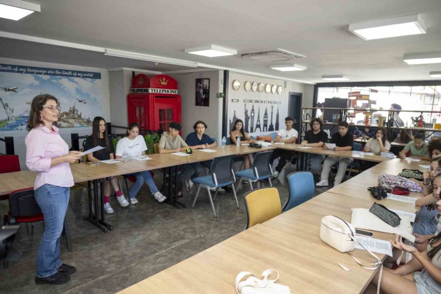 İngilizceyi Oyunlarla Öğreniyorlar: ‘hello Mersin’ Yaz Programı Sürüyor