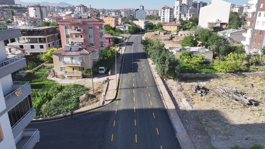 Niğde’de Altyapısı Tamamlanan Bölgelerde Asfalt Çalışmaları Sürüyor