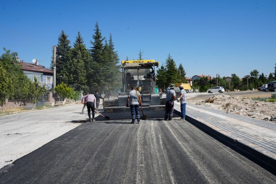Niğde’de Altyapısı Tamamlanan Bölgelerde Asfalt Çalışmaları Sürüyor