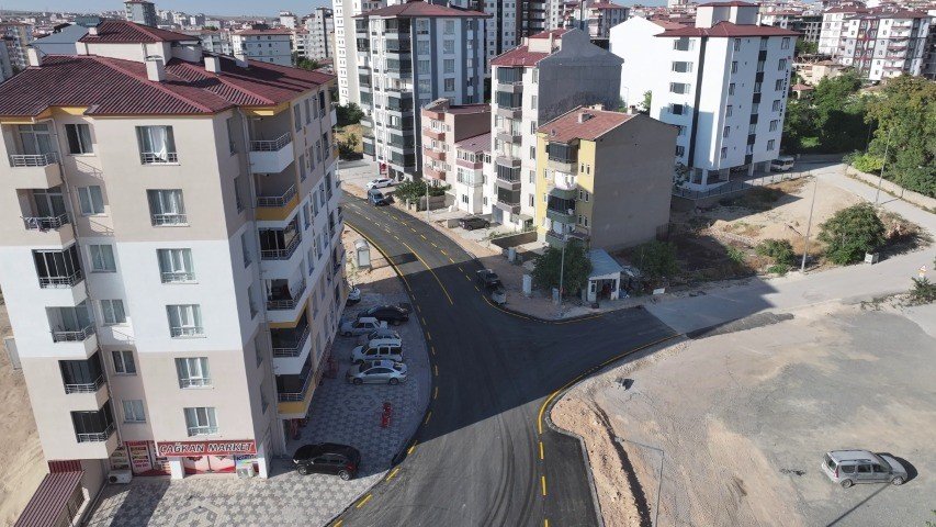 Niğde’de Altyapısı Tamamlanan Bölgelerde Asfalt Çalışmaları Sürüyor