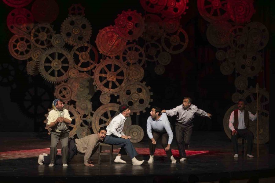 Mersin Şehir Tiyatrosu 25. Sanat Sezonunda 45 Bin Seyirciye Ulaştı