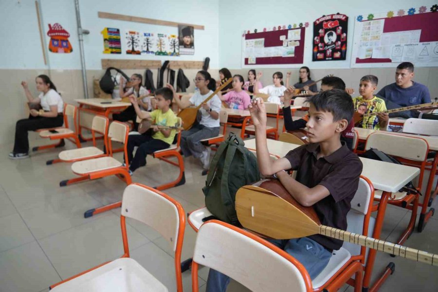 Niğde’de Halk Eğitim Merkezi’nin Yaz Okuluna Rekor İlgi: Kurslara Bin 71 Öğrenci Katıldı