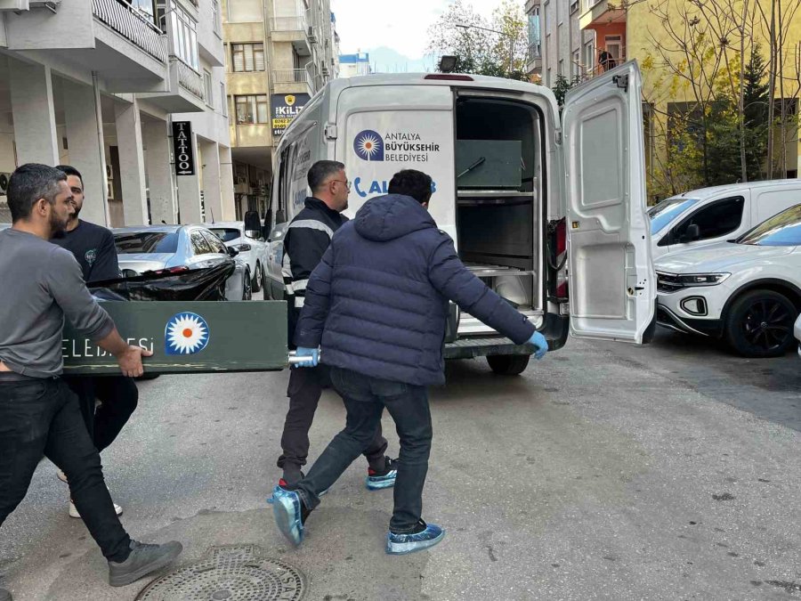 Antalya’da Yaşlı Kadının Sır Ölümünde Kızı Ve Erkek Arkadaşı Hakim Karşısında: 804 Bin Tl Değerindeki Altın Detayı