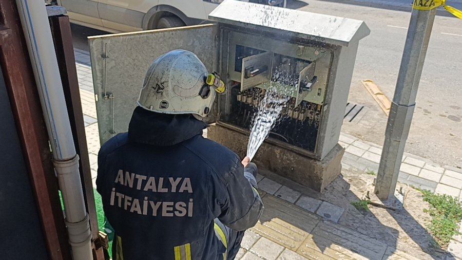 Aşırı Sıcaklar Ve Yüksek Elektrik Tüketimi Elektrik Panolarında Yanmaya Yol Açıyor