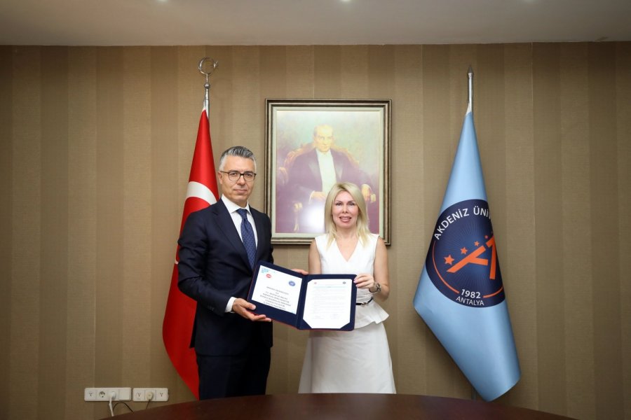 Akdeniz Üniversitesi İle Vergi Denetim Kurulu Başkanlığı Arasında Lisansüstü Eğitim Protokolü İmzalandı