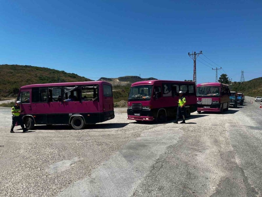 Antalya’da Jandarma Ekiplerinden Safari Araçlara Yönelik Denetim