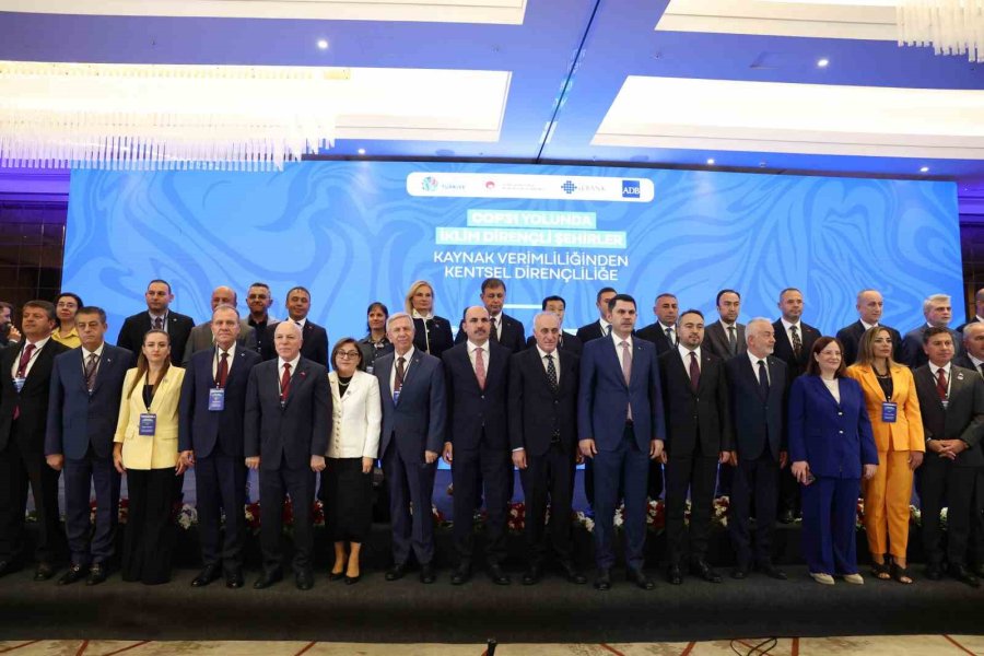 Başkan Vekili Özdemir, Cop31 Yolunda İklim Dirençli Şehirler Zirvesi’ne Katıldı