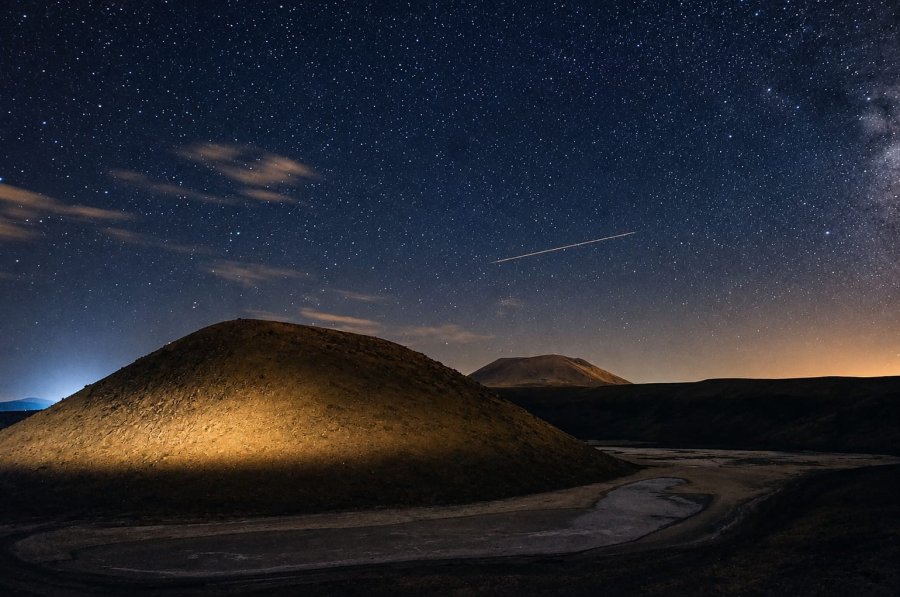 Meke Krater Gölü’nde Perseid Meteor Yağmuru Görsel Şölen Sundu