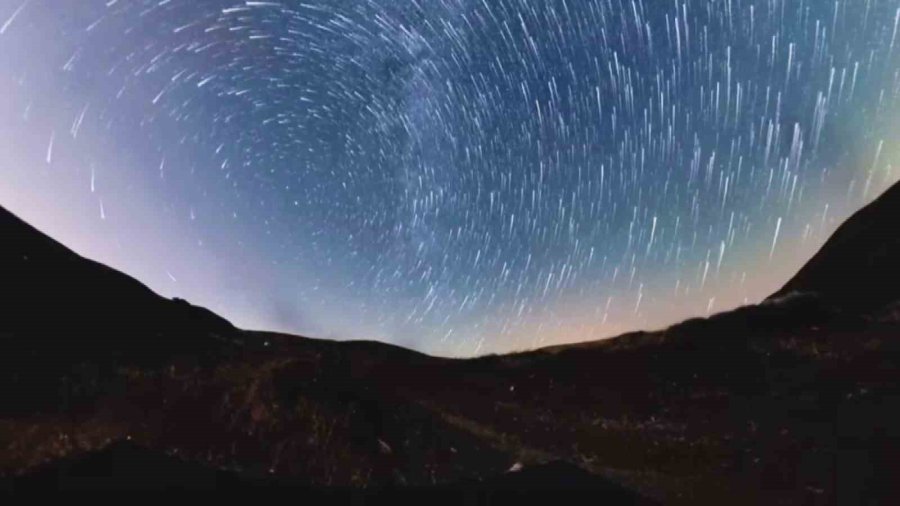 Niğde Semalarında Perseid Meteor Yağmuru Görsel Şölen Oluşturdu