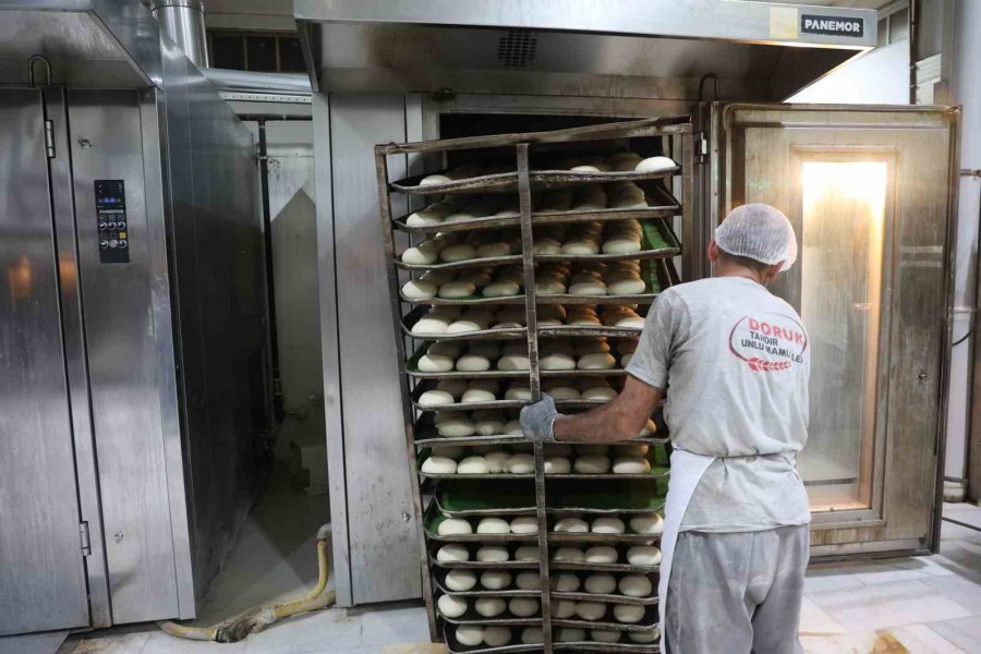 Herkes Uyurken Onlar 300 Derecelik Fırının Başında