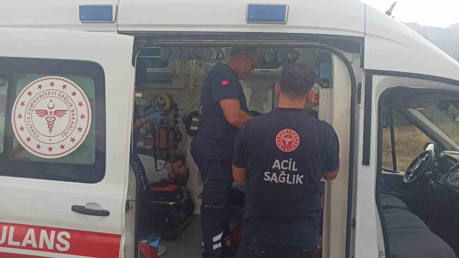 Hastaneden Çıktı, Dakikalar Sonra Kaza Yaptı