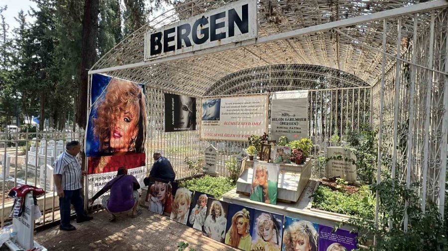 Şarkıcı Bergen, Ölüm Yıl Dönümünde Mezarı Başında Anıldı