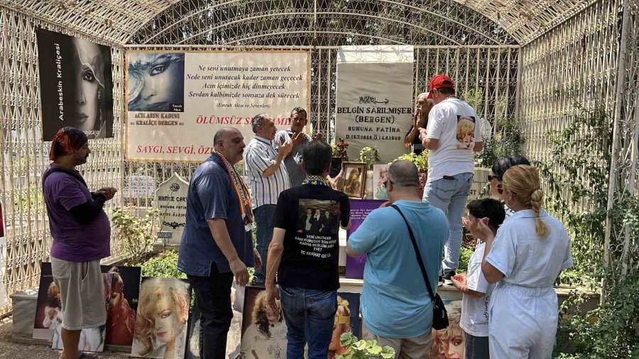 Şarkıcı Bergen, Ölüm Yıl Dönümünde Mezarı Başında Anıldı