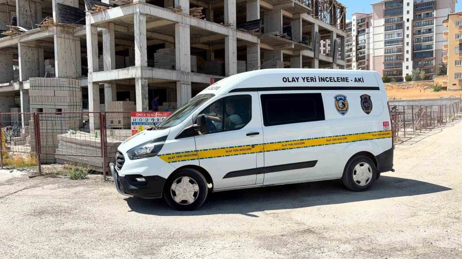 İnşaattan Düşen İşçi Yaralandı