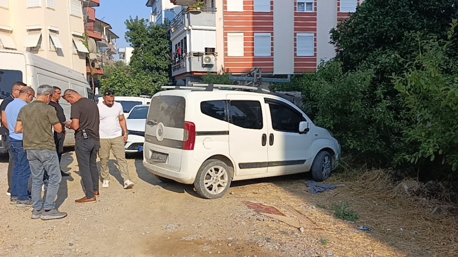 Antalya’da Sahte Plakalı Araç Alarmı