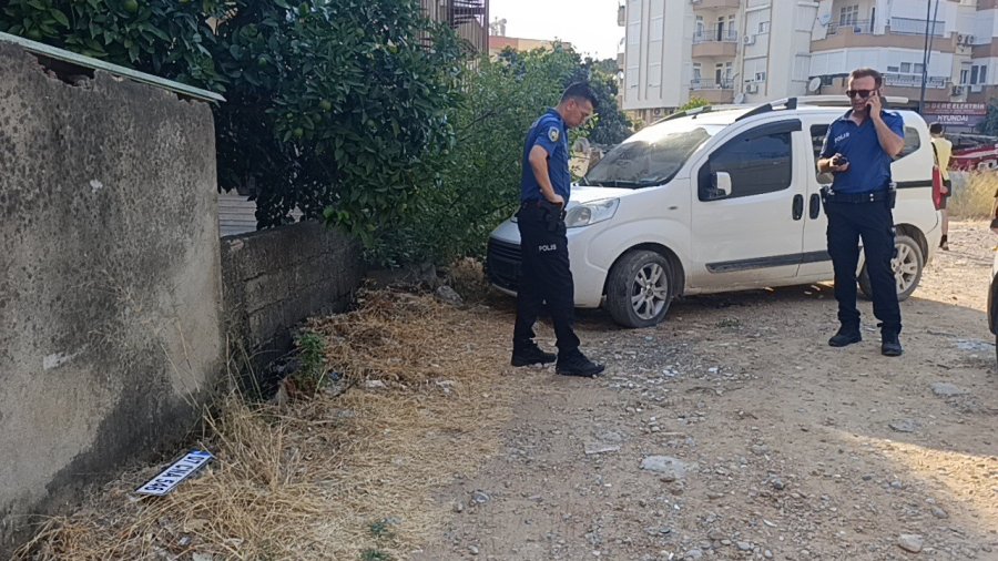 Antalya’da Sahte Plakalı Araç Alarmı
