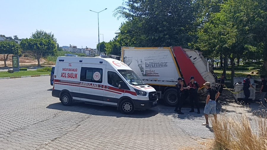 Temizlik İşçisi Görev Yaptığı Çöp Kamyonunun Altında Kalarak Hayatını Kaybetti