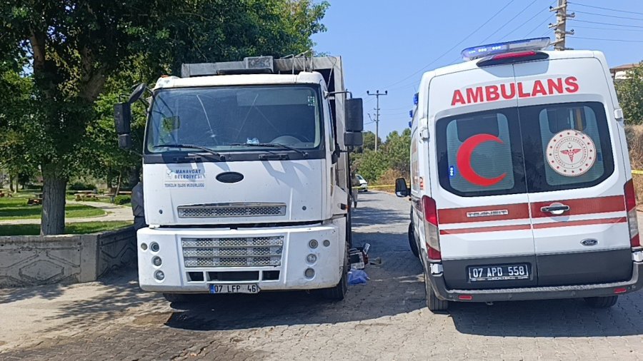 Temizlik İşçisi Görev Yaptığı Çöp Kamyonunun Altında Kalarak Hayatını Kaybetti