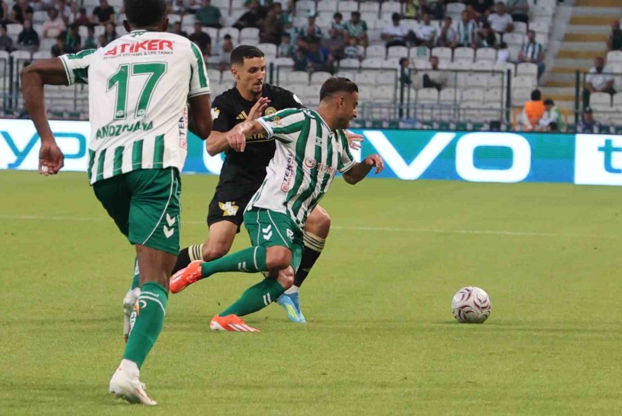 Trendyol Süper Lig: Konyaspor: 0 - Çaykur Rizespor: 0 (ilk Yarı)