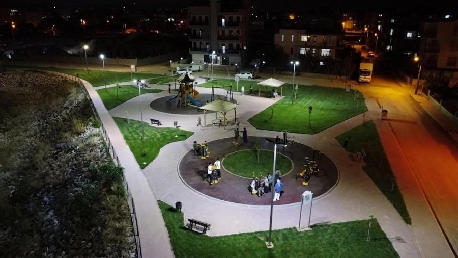 Kepez’de 100’ün Üzerinde Park Aydınlatıldı