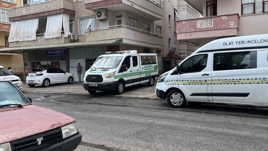 Alanya’da Balkondan Düşen Yaşlı Kadın Hayatını Kaybetti