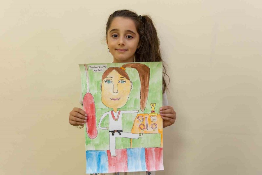 Manavgat’ta Çocuklar Kendi Karikatürlerini Çizdi
