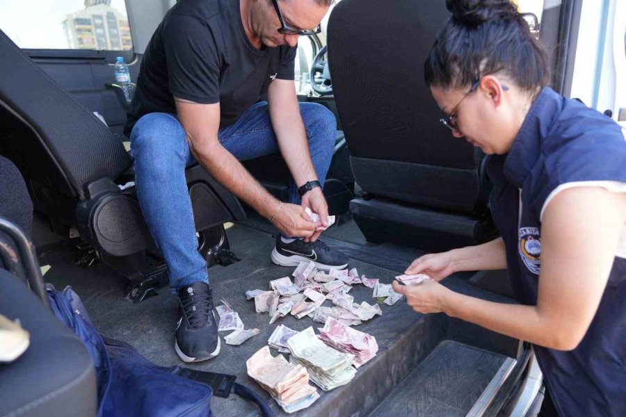 Kepez’de Dilencilere Zabıta Operasyonu