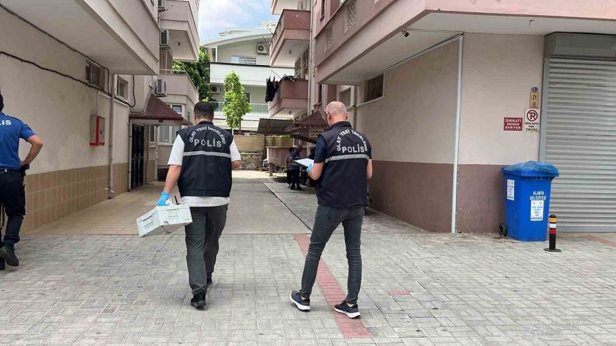 Alanya’da Balkondan Düşen Yaşlı Kadın Hayatını Kaybetti
