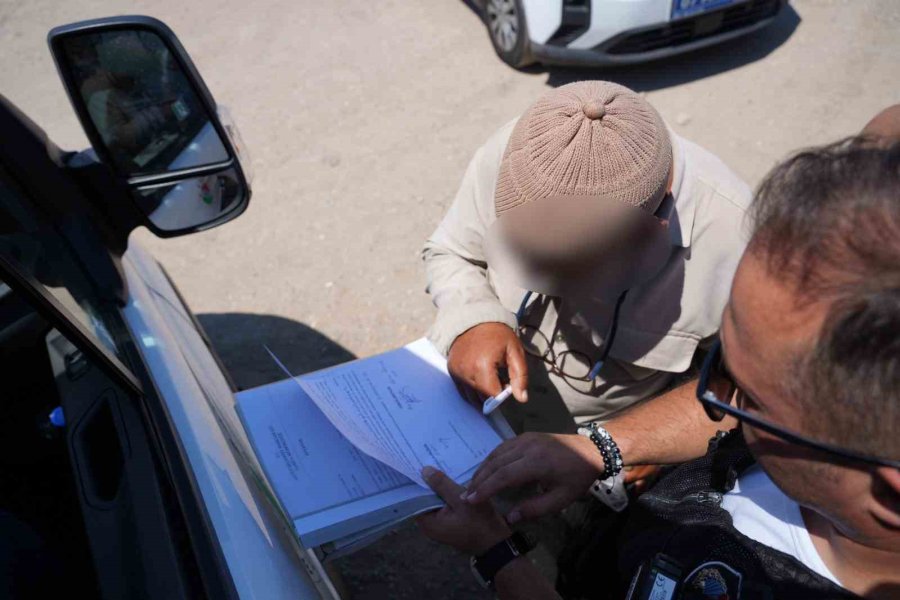 Kepez’de Dilencilere Zabıta Operasyonu