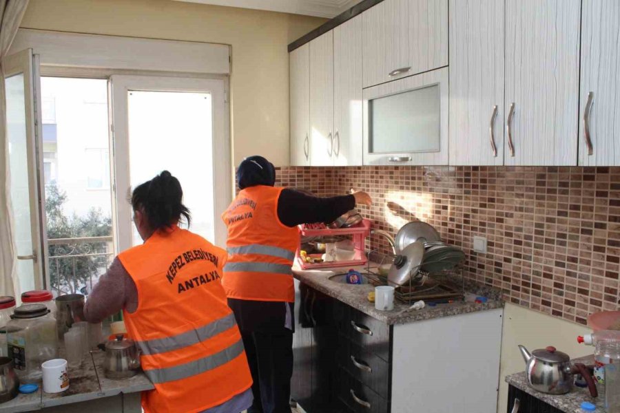 Kepez, Evde Sağlık Hizmetleriyle Gönüllere Dokunuyor