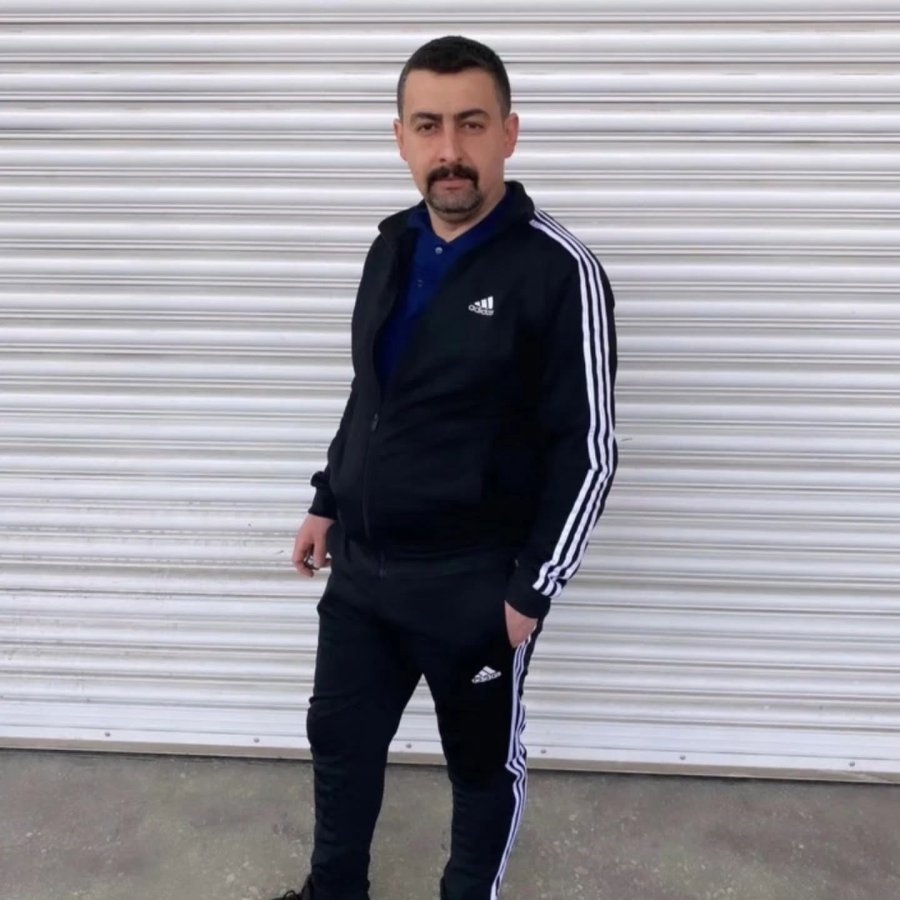 Yola Fırlayan Parçadan Kurtulmak İsterken Karşı Şeride Uçarak 2 Otomobille Çarpıştı: 2 Ölü