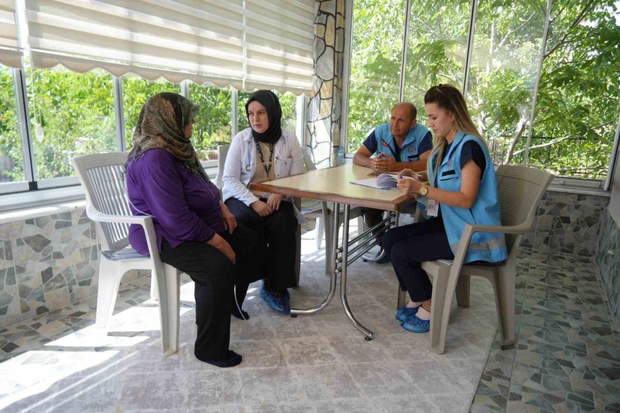 Niğde’de Evden Çıkamayan Hastalar Sağlık Hizmetine Evinde Ulaşıyor