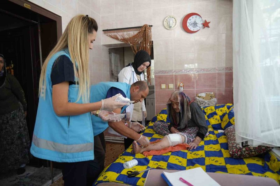 Niğde’de Evden Çıkamayan Hastalar Sağlık Hizmetine Evinde Ulaşıyor