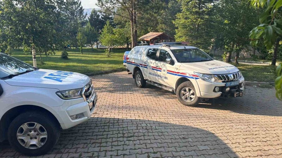 Aladağlar’da Tırmanış Sırasında Düşen İngiliz Dağcı İçin Helikopterli Kurtarma Operasyonu
