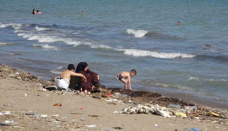Mersin Sahillerindeki Kirlilik Turizmi Tehdit Ediyor