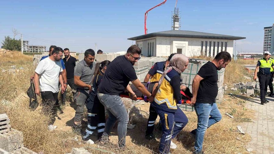 Takla Atan Otomobil Hurdaya Döndü: 1 Yaralı