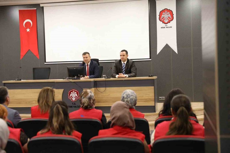Damla Gönüllülük Hareketi Gençleri Niğde Valiliği’nde Ağırlandı