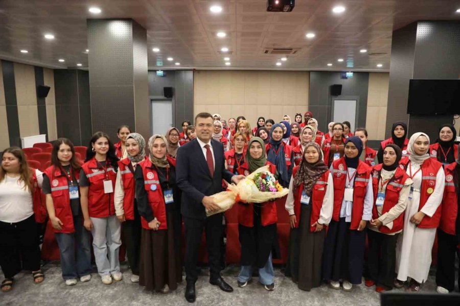 Damla Gönüllülük Hareketi Gençleri Niğde Valiliği’nde Ağırlandı