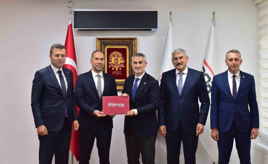 Niğde’ye Yeni Spor Tesisleri Geliyor