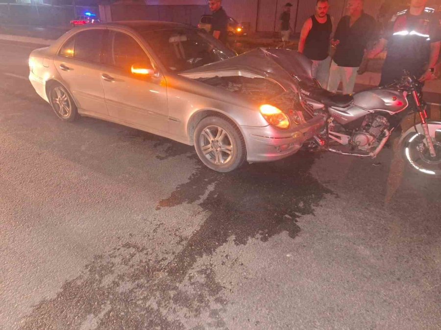 Otomobil Motosiklete Arkadan Çarptı: 1 Ölü, 1 Ağır Yaralı
