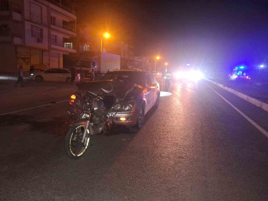 Otomobil Motosiklete Arkadan Çarptı: 1 Ölü, 1 Ağır Yaralı