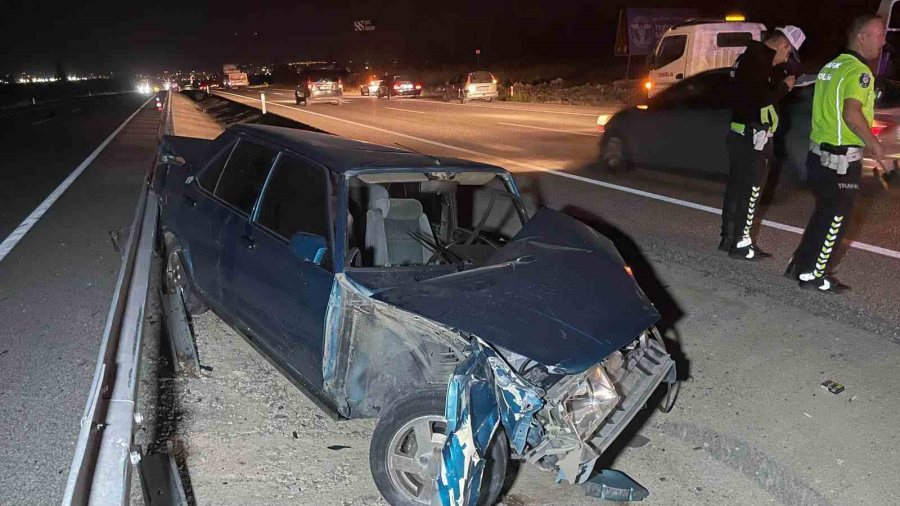 Karaman’da 2 Otomobil Çarpıştı: 3 Yaralı