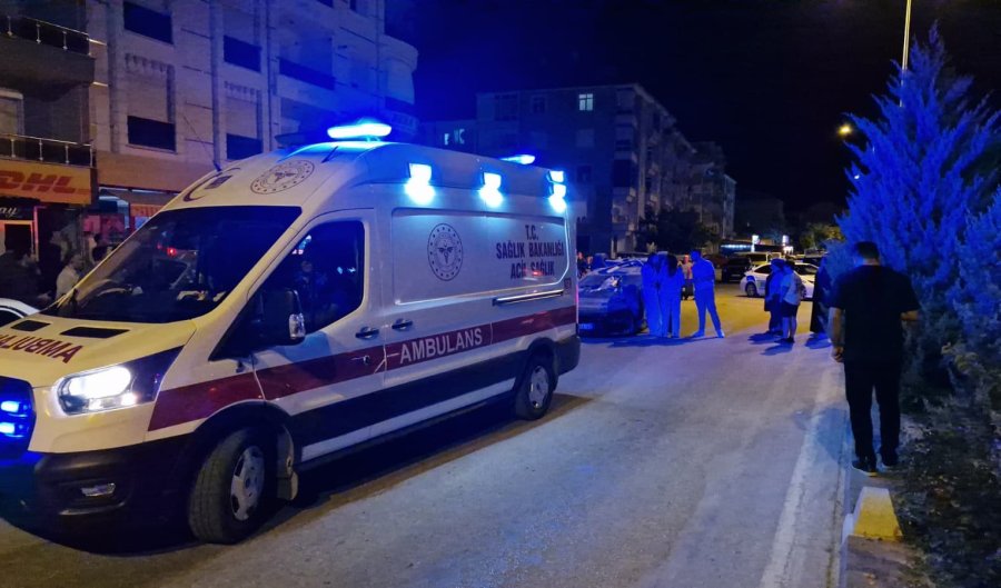 Karaman’da Park Halindeki Otomobile Çarpan Araç Ters Döndü: 1 Yaralı