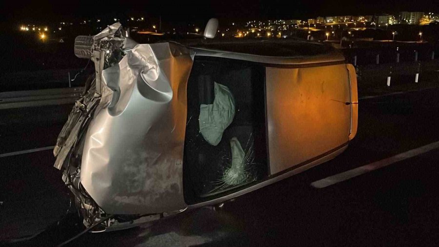 Karaman’da Su Tankeri Otomobile Çarptı: 1 Yaralı