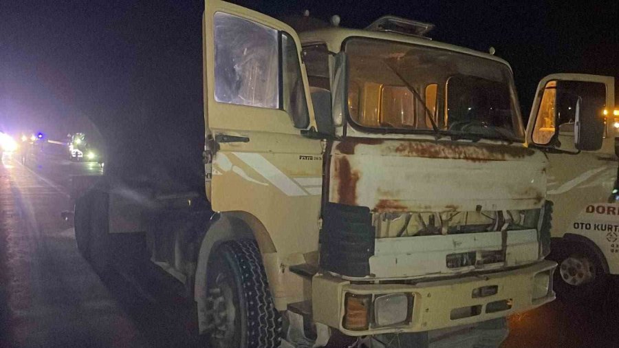 Karaman’da Su Tankeri Otomobile Çarptı: 1 Yaralı