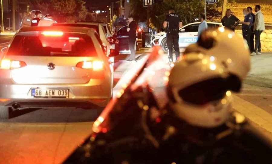 Polisin Uygulamasında Ruhsatsız Tabanca Ele Geçirildi