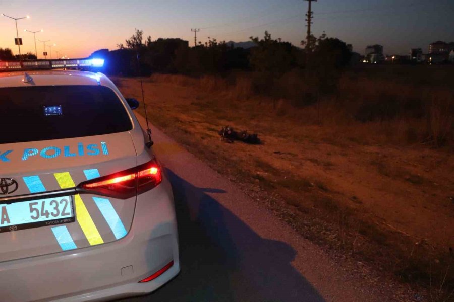 Karaman’da Motosiklet Şarampole Devrildi: 1 Yaralı