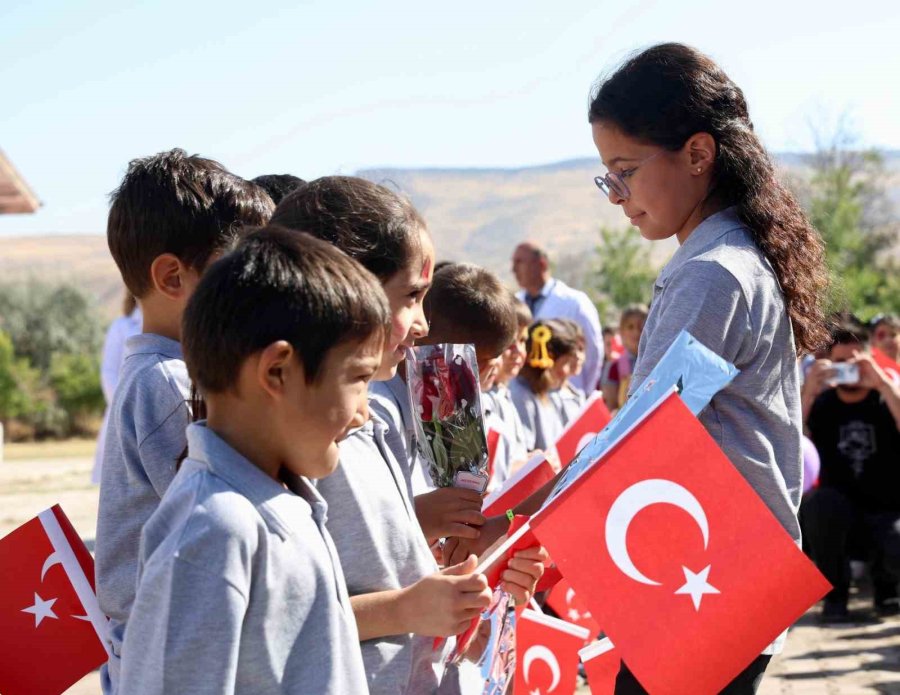 Aksaray’da 82 Bin 421 Öğrenci Ders Başı Yaptı