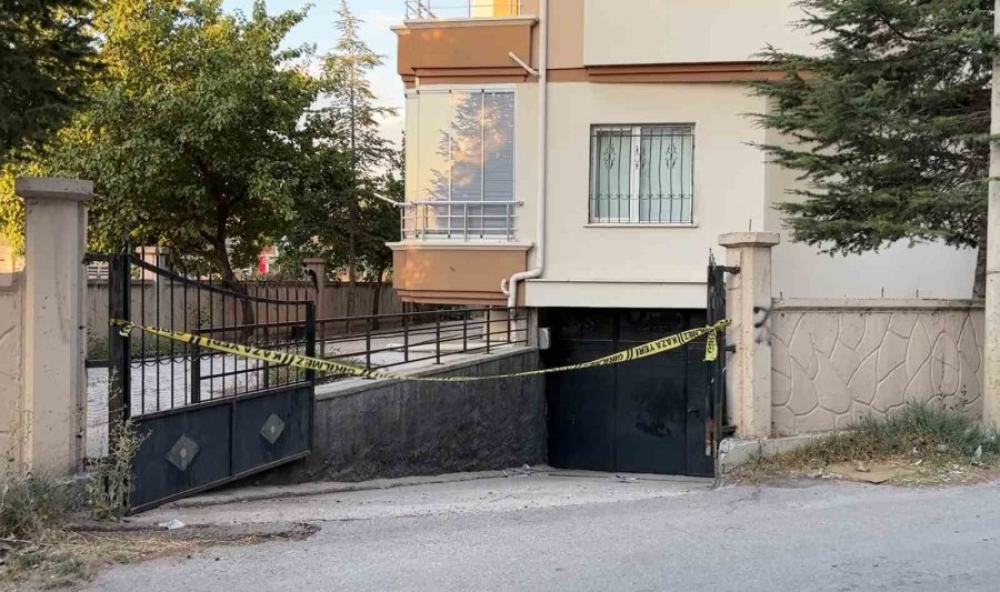 5. Kattan Düşen Genç Kız Ağır Yaralandı