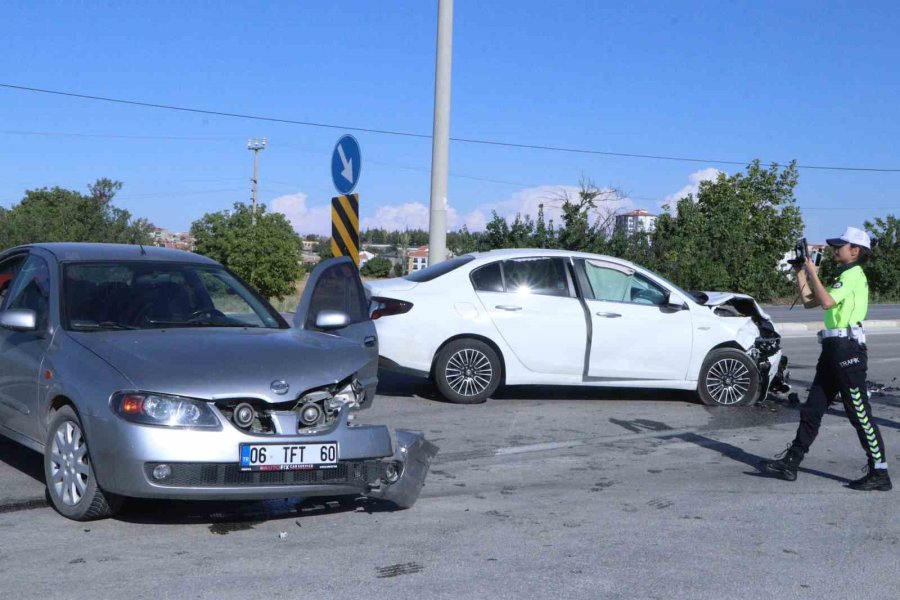 Karaman’da Otomobiller Çarpıştı: 6 Yaralı